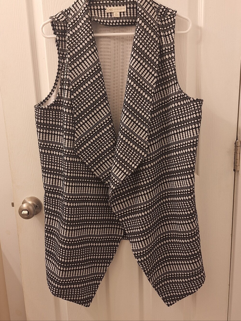 Cato Women XL Sleeveless Black & White Patterned Drape Front Vest